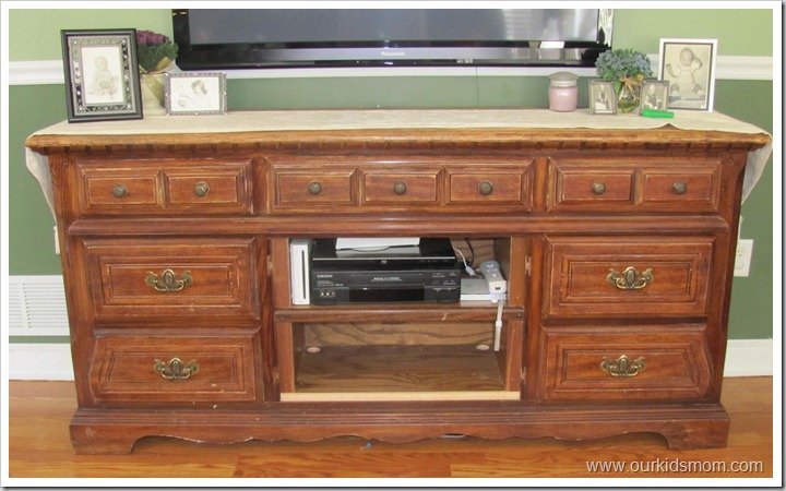 DIY | Transforming a Dresser Into a TV Stand